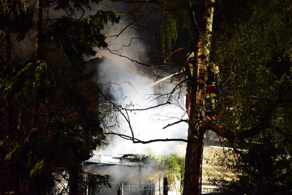 Grossfeuer Einfamilienhaus Siegburg Muehlengrabenstr P0127.JPG - Miklos Laubert